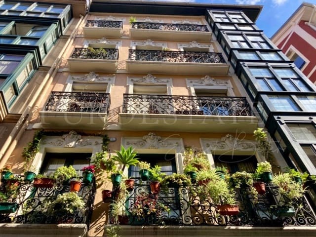 4 bedroom Hotel for sale in Marbella Centro, Marbella with garage - € 2,850,000 (Ref: 9839524)