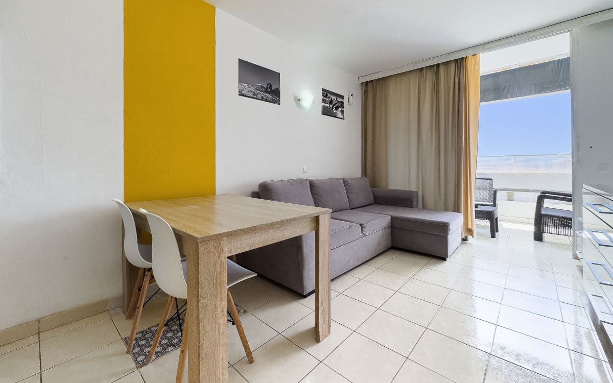 1 quarto Estúdio para venda em Costa del Silencio com piscina - 159 000 € (Ref: 10015087)