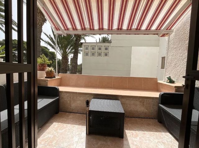 2 slaapkamer Appartement te koop in Costa del Silencio, Arona met zwembad - € 215.000 (Ref: 10042596)