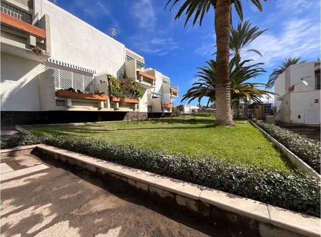 2 slaapkamer Appartement te koop in Costa del Silencio, Arona met zwembad - € 215.000 (Ref: 10042596)