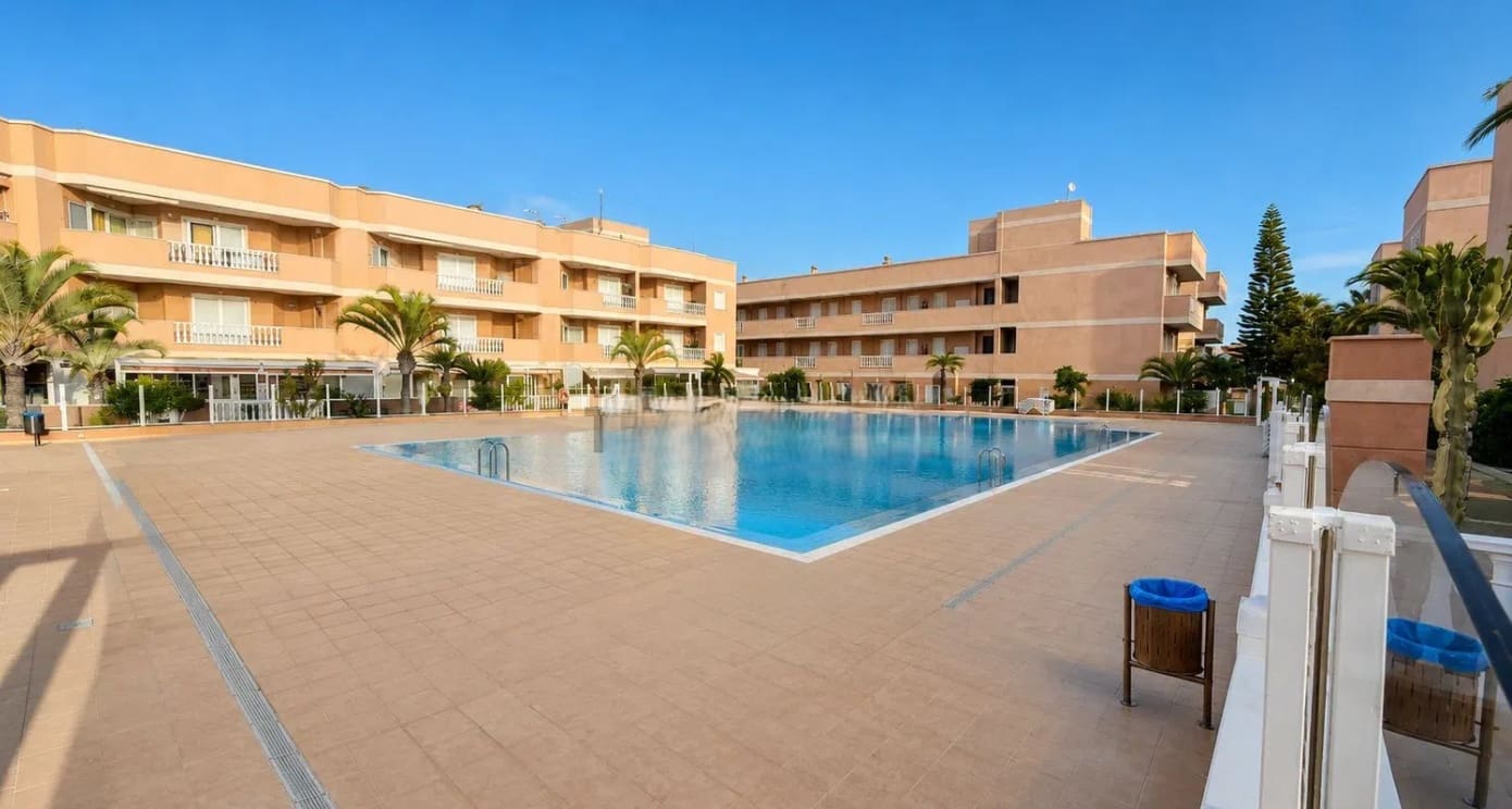 2 quarto Moradia Geminada para venda em Costa del Silencio com piscina garagem - 440 000 € (Ref: 10046925)