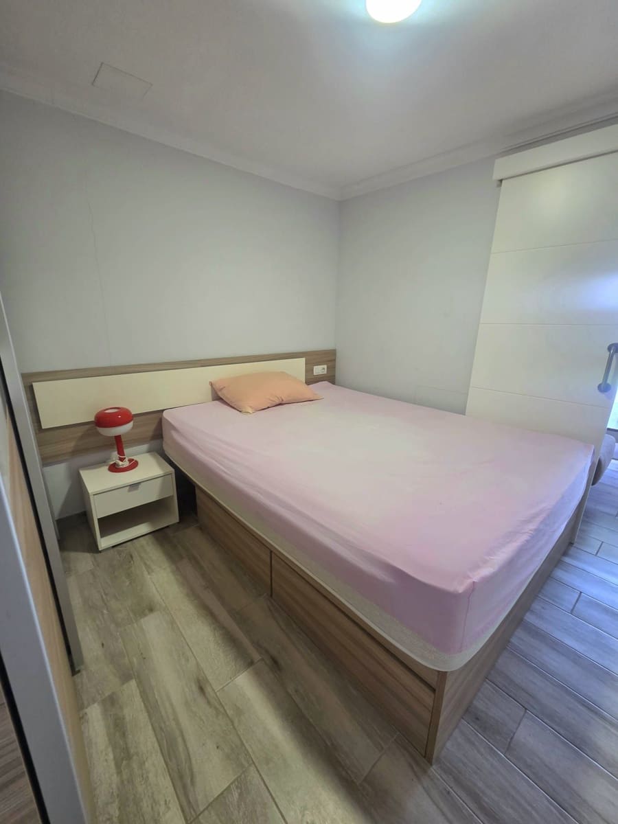 2 sovrum Lägenhet att hyra i El Madronal - 1 500 € (Ref: 10061335)