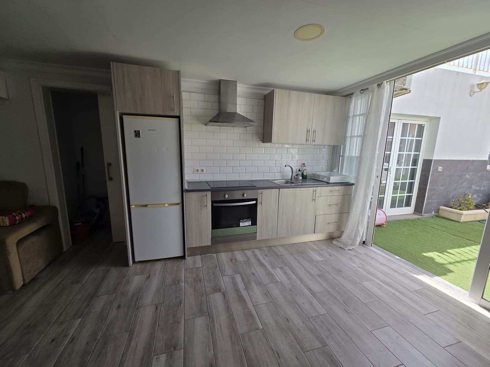 2 sovrum Lägenhet att hyra i El Madronal - 1 500 € (Ref: 10061335)
