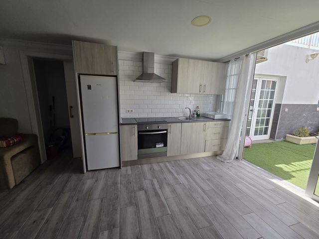 2 sovrum Lägenhet att hyra i El Madroñal, Adeje - 1 500 € (Ref: 10061335)