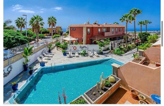 3 chambre Villa/Maison à vendre à Casco Urbano, Adeje avec piscine garage - 688 000 € (Ref: 10099713)