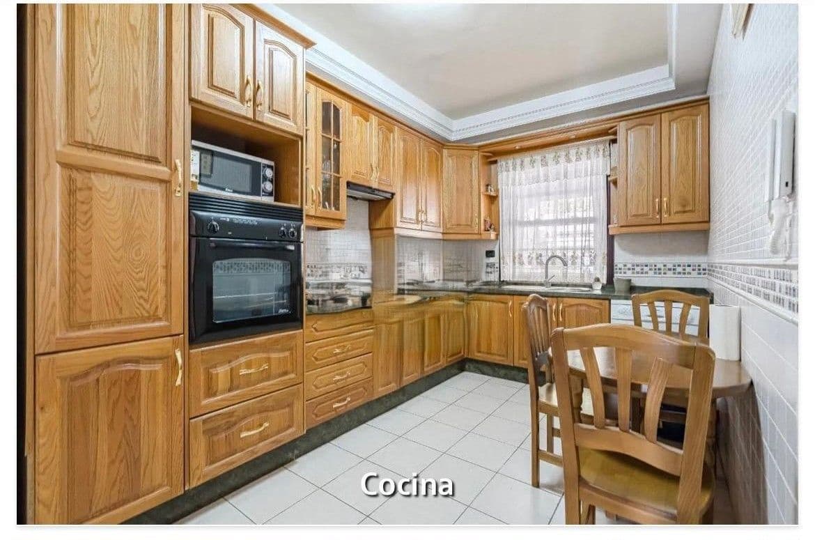 3 chambre Villa/Maison à vendre à Adeje avec piscine garage - 688 000 € (Ref: 10099713)