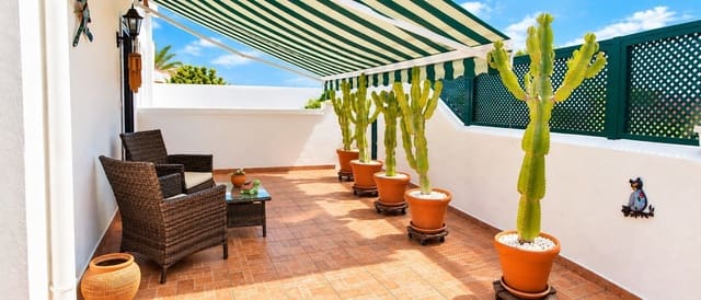 3 bedroom Semi-detached Villa for sale in Abades, Arico with garage - € 385,000 (Ref: 10182631)
