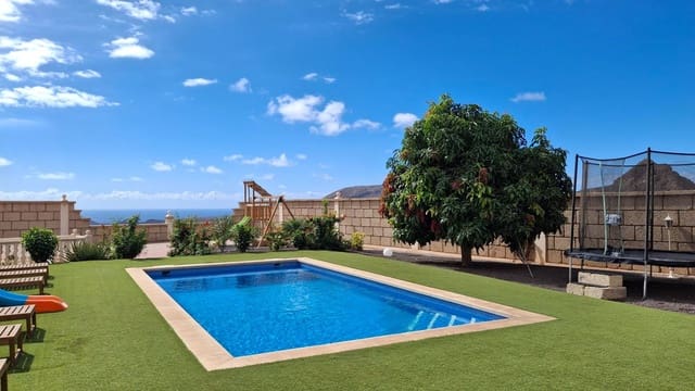 10 slaapkamer Villa te koop in Buzanada, Arona met zwembad garage - € 1.399.000 (Ref: 8812194)