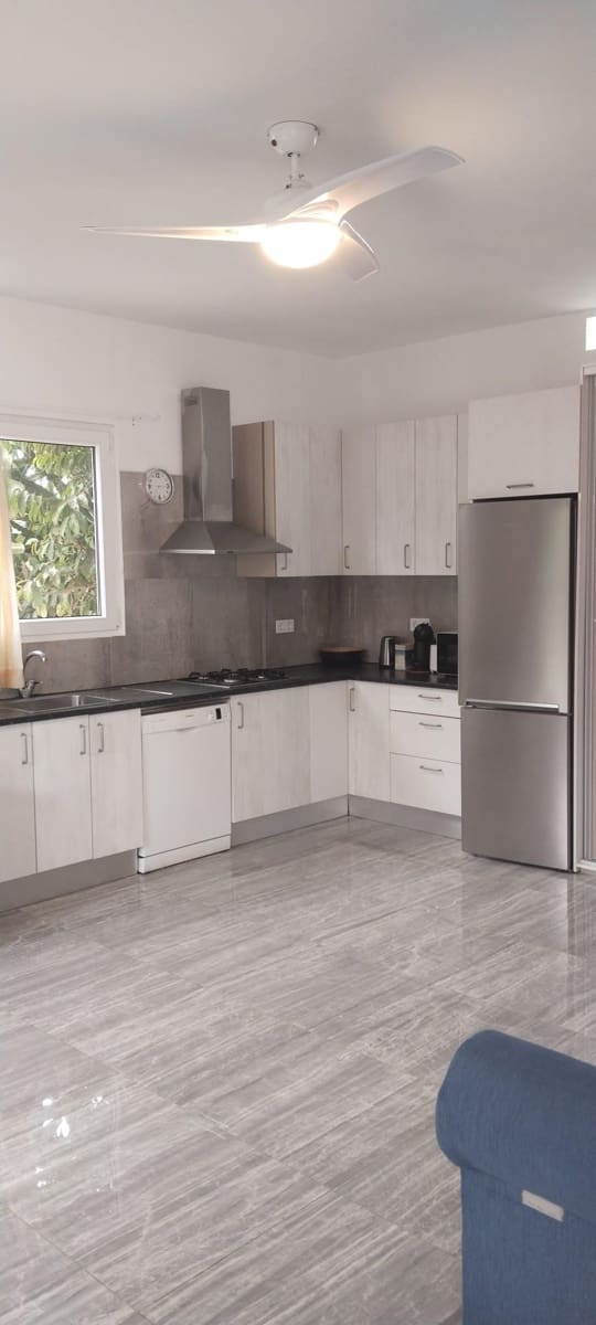 5 bedroom Villa for sale in Arona with garage - € 585,000 (Ref: 9202222)