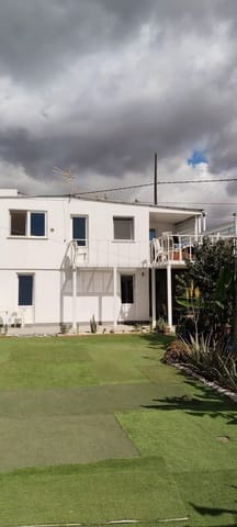 5 bedroom Villa for sale in Arona with garage - € 585,000 (Ref: 9202222)