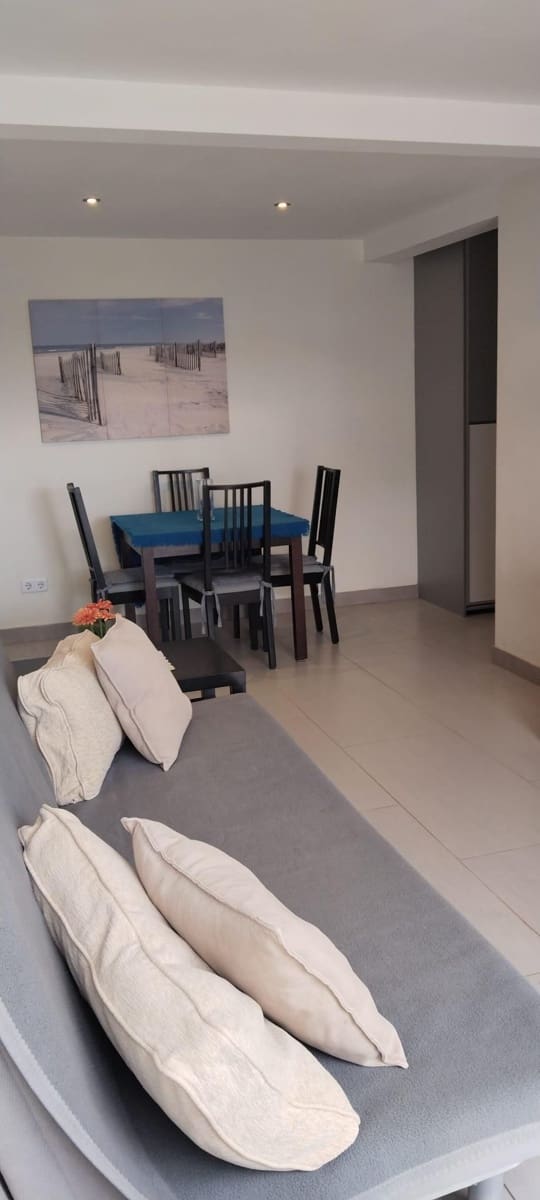 5 bedroom Villa for sale in Arona with garage - € 585,000 (Ref: 9202222)