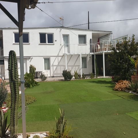 5 Zimmer Villa zu verkaufen in Arona mit Garage - 585.000 € (Ref: 9202222)