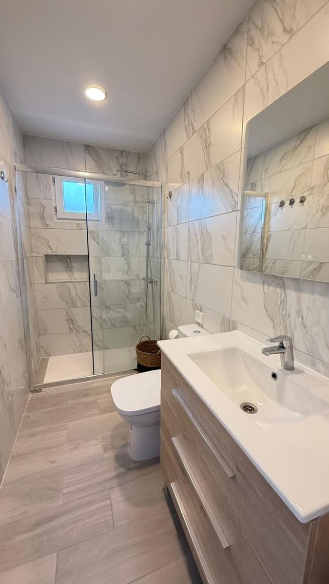 3 soveværelse Lejlighed til leje i Las Rosas - € 1.200 (Ref: 9262264)