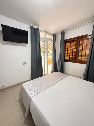 2 quarto Apartamento para venda em Los Cristianos, Arona com piscina - 370 000 € (Ref: 9294202)