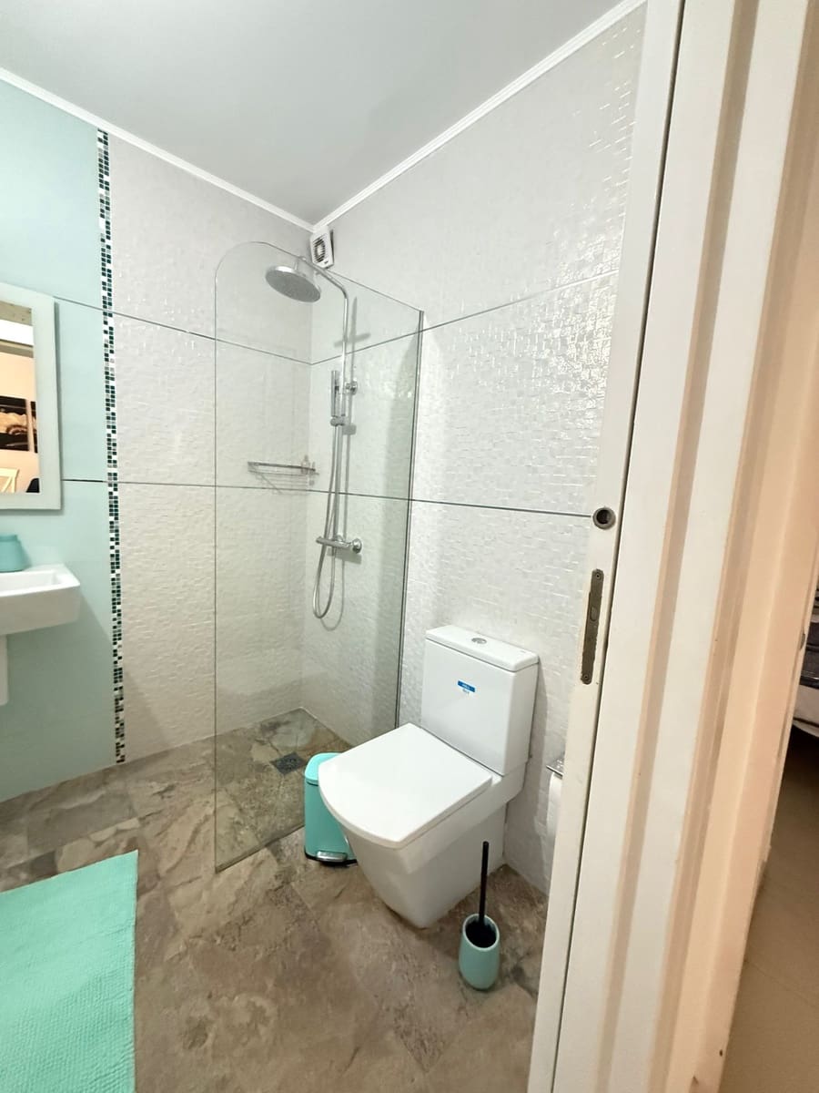 2 bedroom Apartment for sale in Los Cristianos with pool - € 370,000 (Ref: 9294202)