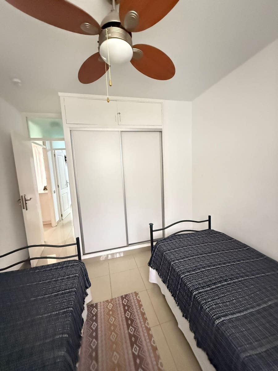 2 bedroom Apartment for sale in Los Cristianos with pool - € 370,000 (Ref: 9294202)