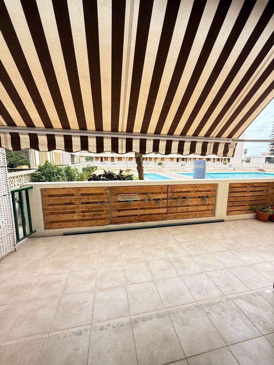 2 bedroom Apartment for sale in Los Cristianos with pool - € 370,000 (Ref: 9294202)