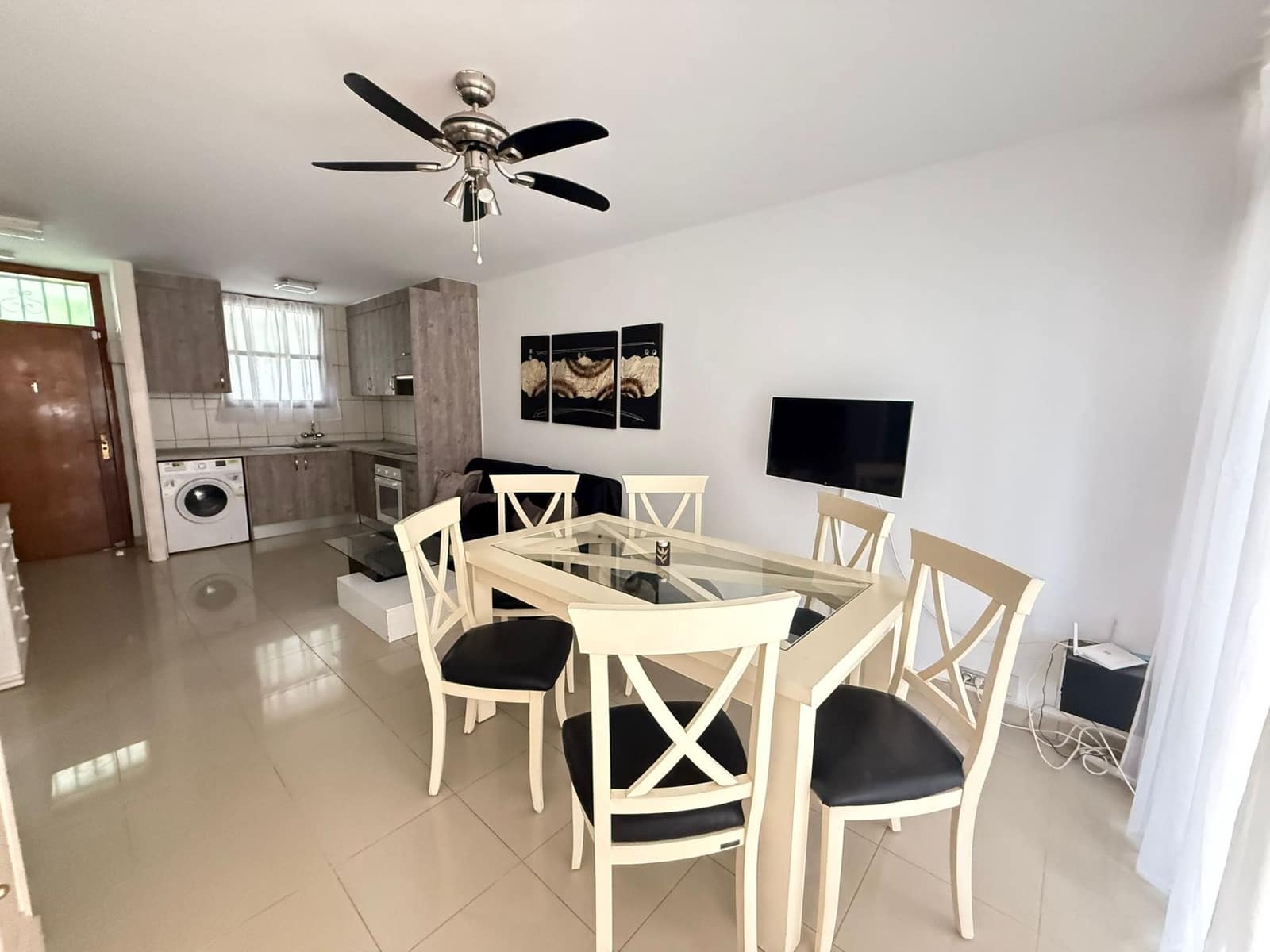 2 bedroom Apartment for sale in Los Cristianos with pool - € 370,000 (Ref: 9294202)
