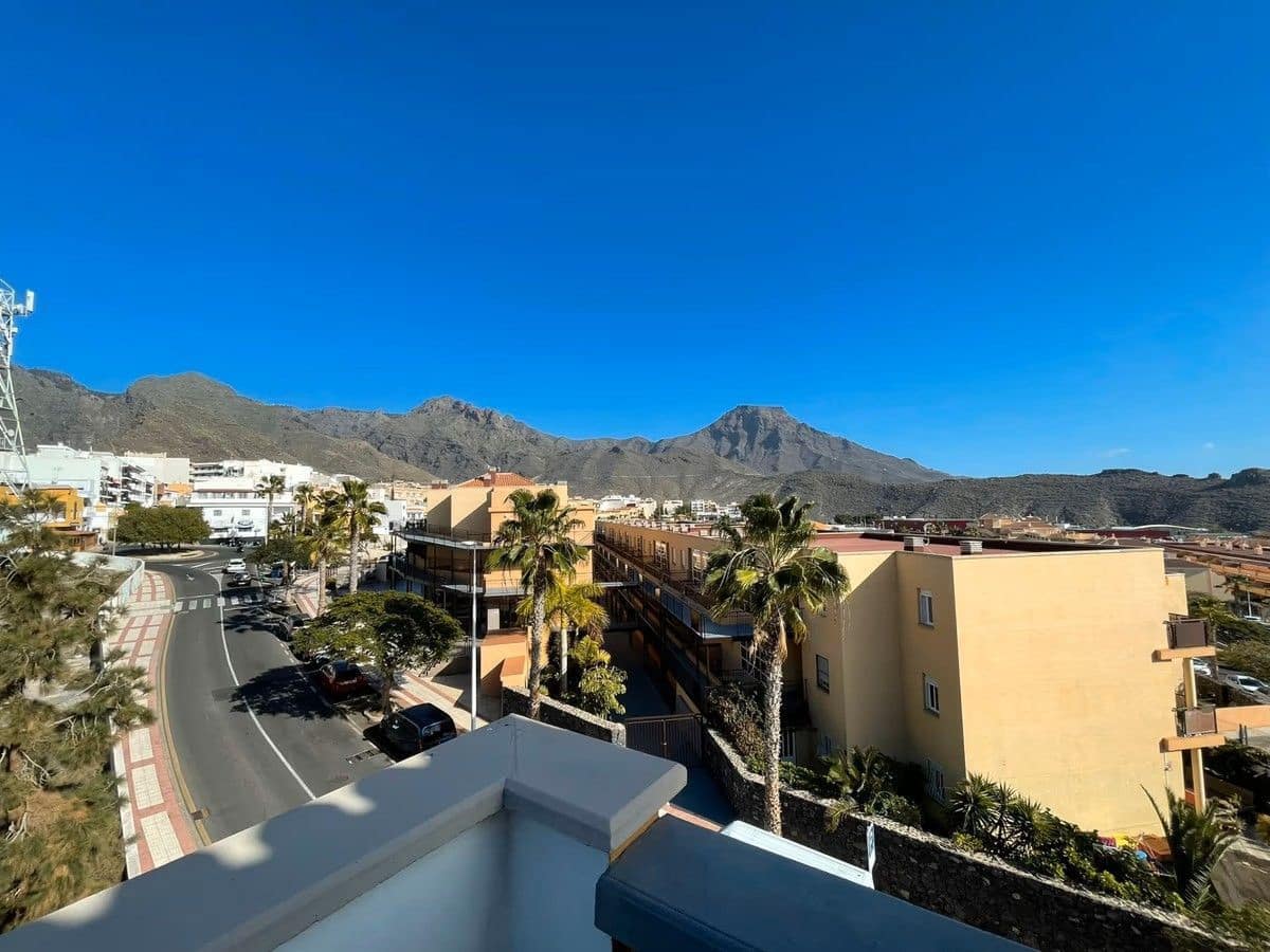 2 bedroom Penthouse for sale in Adeje with pool garage - € 375,000 (Ref: 9334439)