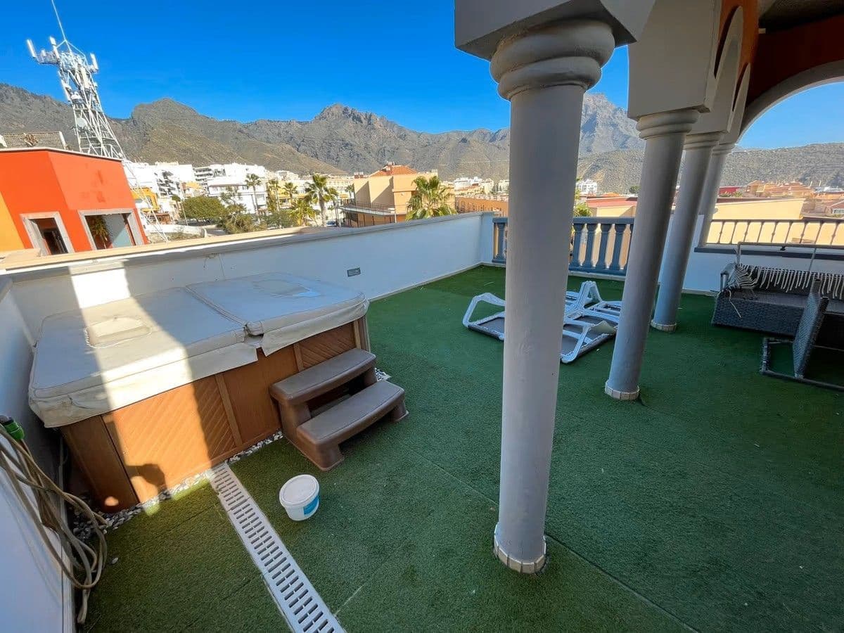 2 bedroom Penthouse for sale in Adeje with pool garage - € 375,000 (Ref: 9334439)