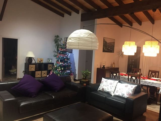 Chalet de 3 habitaciones en Candelaria en venta con piscina garaje - 830.000 € (Ref: 9334443)