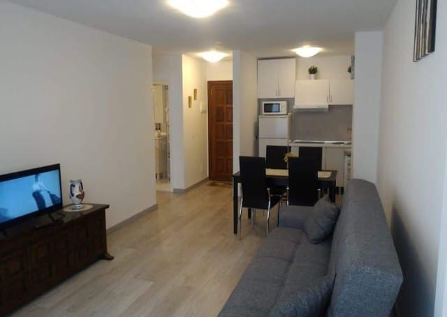 1 slaapkamer Appartement te koop in Costa del Silencio, Arona met zwembad - € 185.000 (Ref: 9503000)