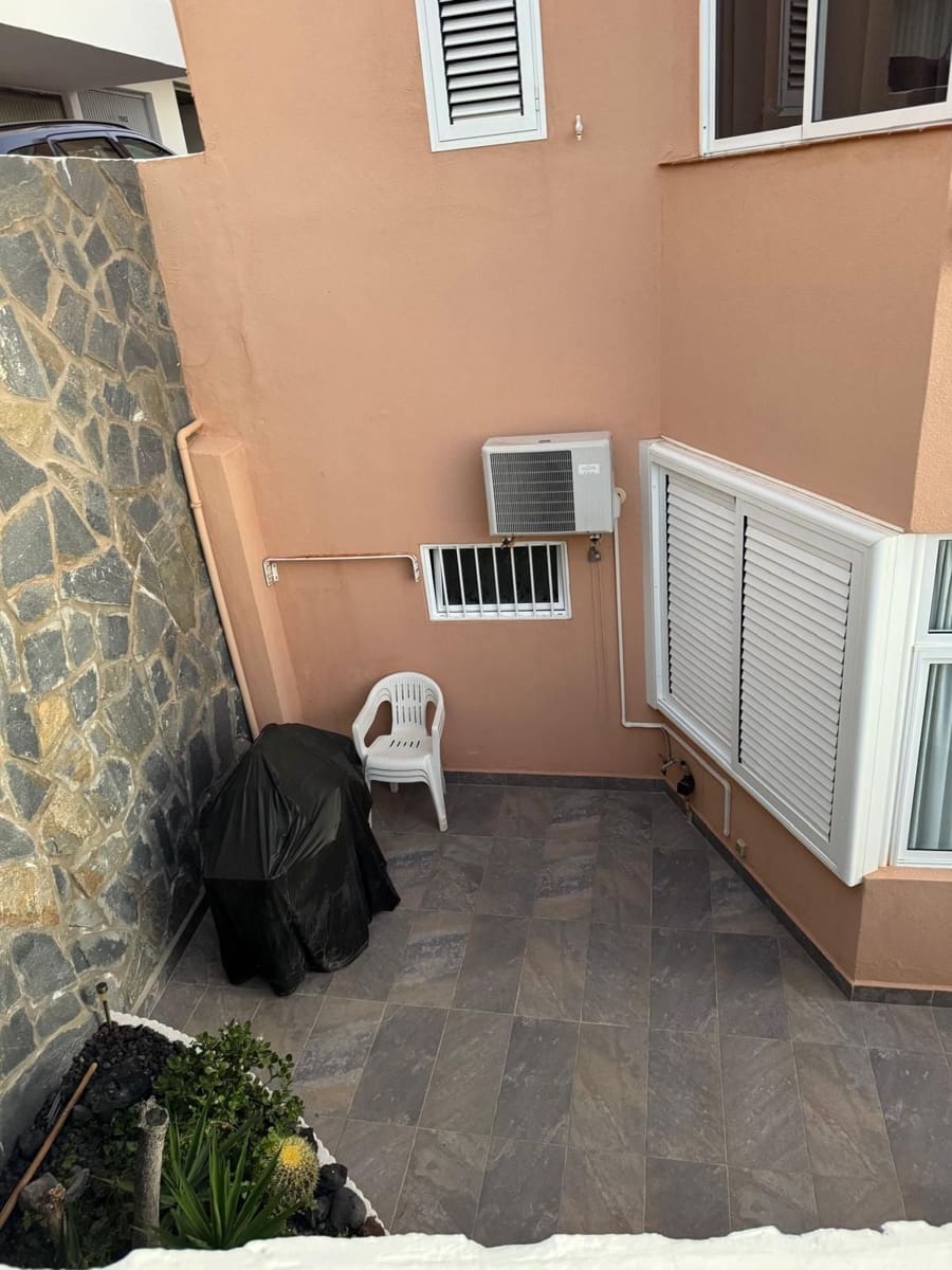 3 makuuhuone Huvila myytävänä paikassa San Eugenio mukana 
autotalli - 545 000 € (Ref: 9503003)