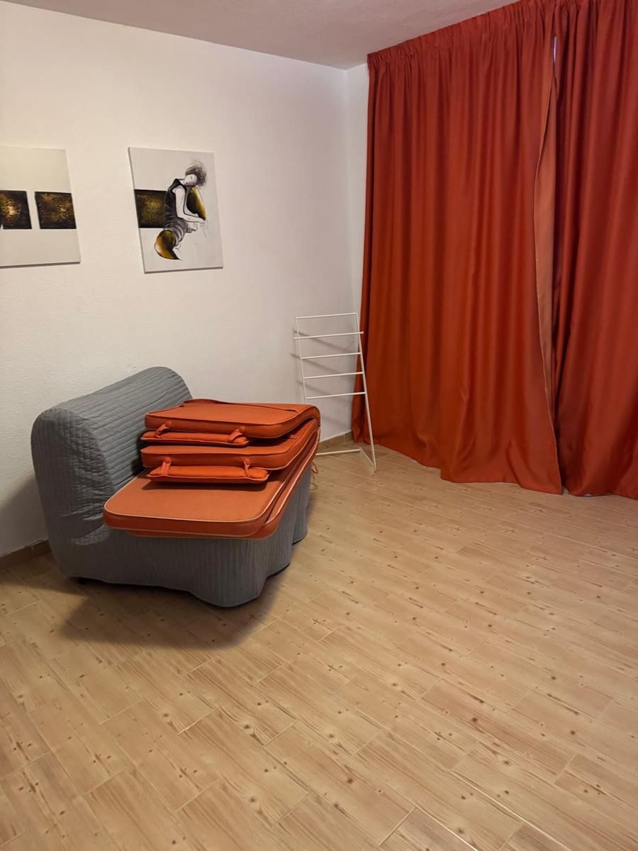 3 makuuhuone Huvila myytävänä paikassa San Eugenio mukana 
autotalli - 545 000 € (Ref: 9503003)