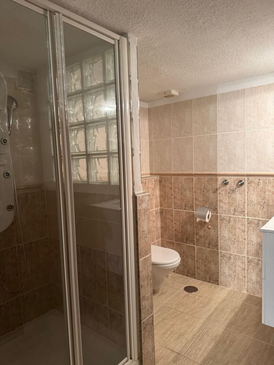 3 makuuhuone Huvila myytävänä paikassa San Eugenio mukana 
autotalli - 545 000 € (Ref: 9503003)