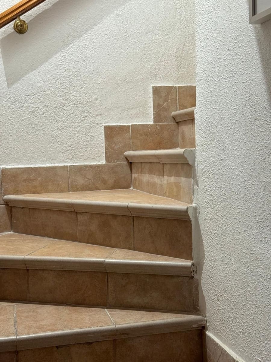 3 makuuhuone Huvila myytävänä paikassa San Eugenio mukana 
autotalli - 545 000 € (Ref: 9503003)