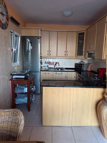 3 makuuhuone Huvila myytävänä paikassa San Eugenio, Adeje mukana 
autotalli - 545 000 € (Ref: 9503003)