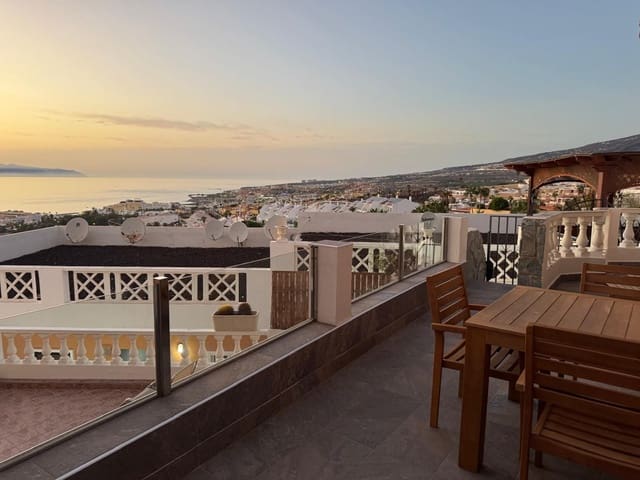 3 makuuhuone Huvila myytävänä paikassa San Eugenio, Adeje mukana 
autotalli - 545 000 € (Ref: 9503003)