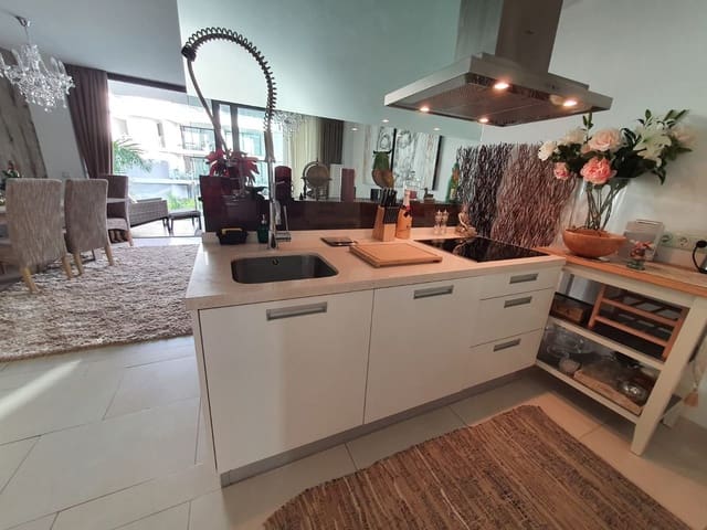 2 sypialnia Apartament na sprzedaż w Arona z basenem garażem - 450 000 € (Ref: 9503921)