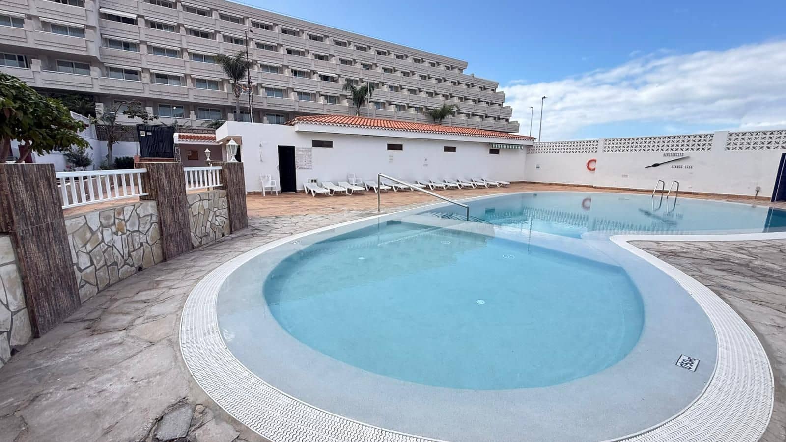2 makuuhuone Omakotitalo vuokrattavana paikassa Playa de la Arena mukana uima-altaan 
autotalli - 1 500 € (Ref: 9518510)