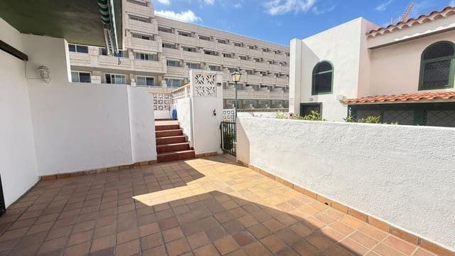 3 makuuhuone Omakotitalo vuokrattavana paikassa Playa de la Arena, Santiago del Teide mukana uima-altaan 
autotalli - 2 000 € (Ref: 9518510)