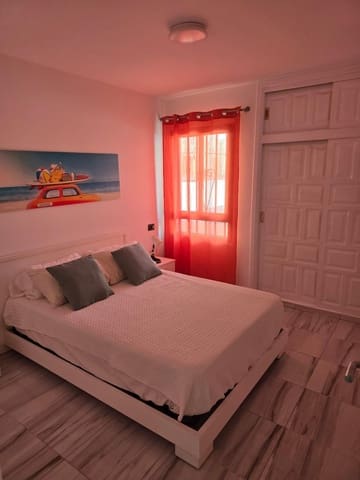 Studio te koop in Costa del Silencio, Arona met zwembad - € 220.000 (Ref: 9599254)