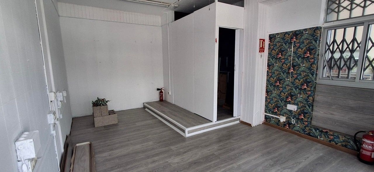 Commercial for sale in Costa del Silencio - € 60,000 (Ref: 9604631)