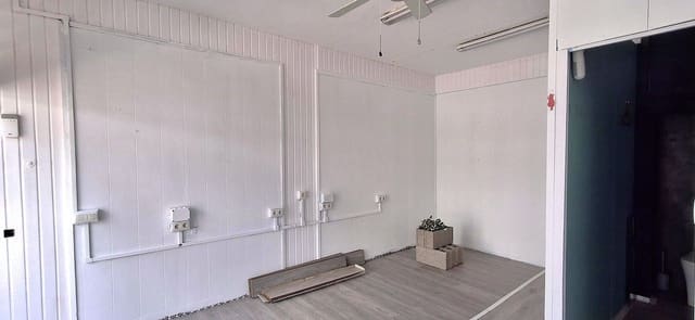 Commercial for sale in Costa del Silencio, Arona - € 60,000 (Ref: 9604631)