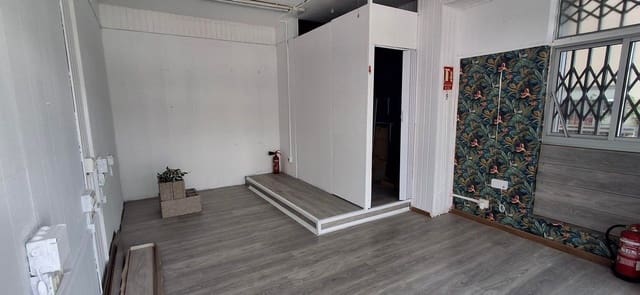 Commercial for sale in Costa del Silencio, Arona - € 60,000 (Ref: 9604631)