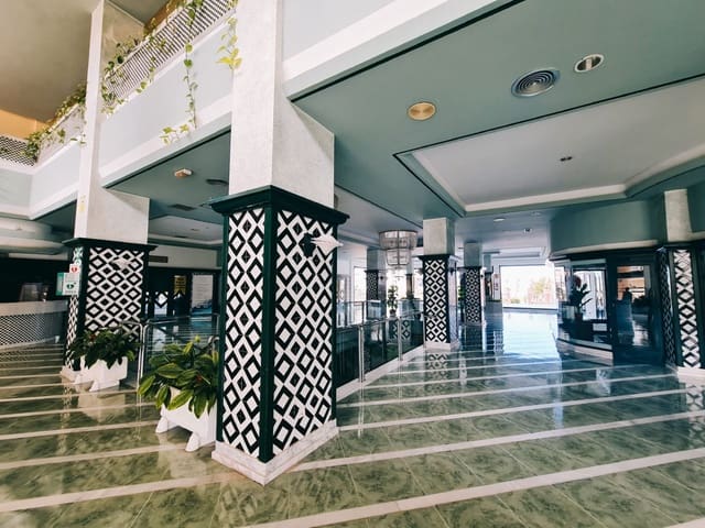 Kantoor te koop in Playa Paraiso, Adeje - € 70.000 (Ref: 9625361)