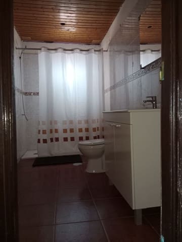 3 makuuhuone Omakotitalo myytävänä paikassa Villa de Arico, Arico mukana 
autotalli - 179 000 € (Ref: 9643802)