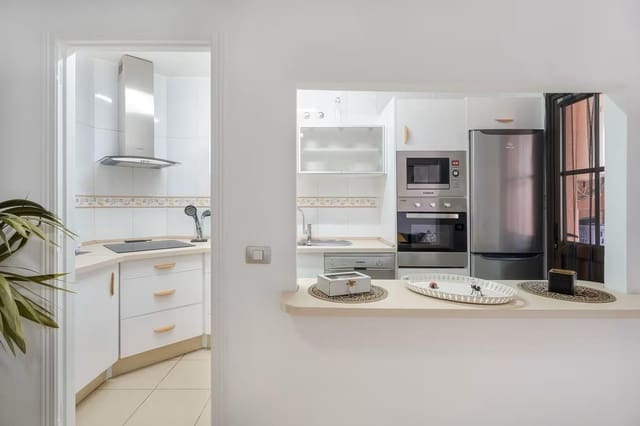 2 sypialnia Apartament na sprzedaż w Costa del Silencio, Arona z basenem garażem - 250 000 € (Ref: 9694844)