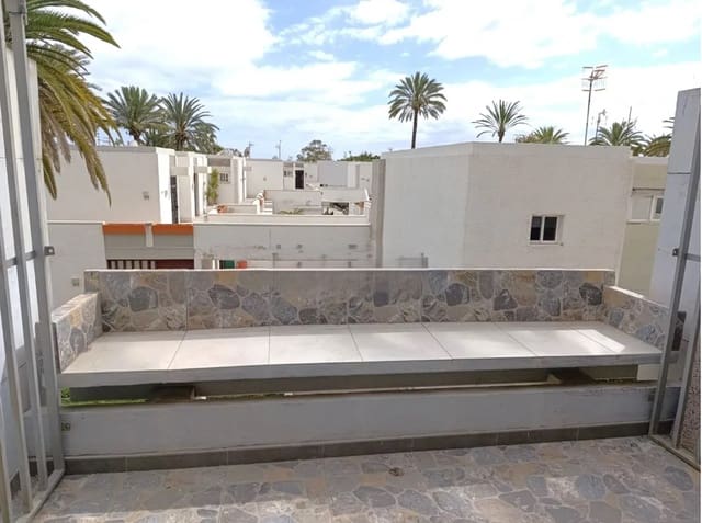 2 slaapkamer Appartement te koop in Costa del Silencio, Arona met zwembad garage - € 188.000 (Ref: 9698671)