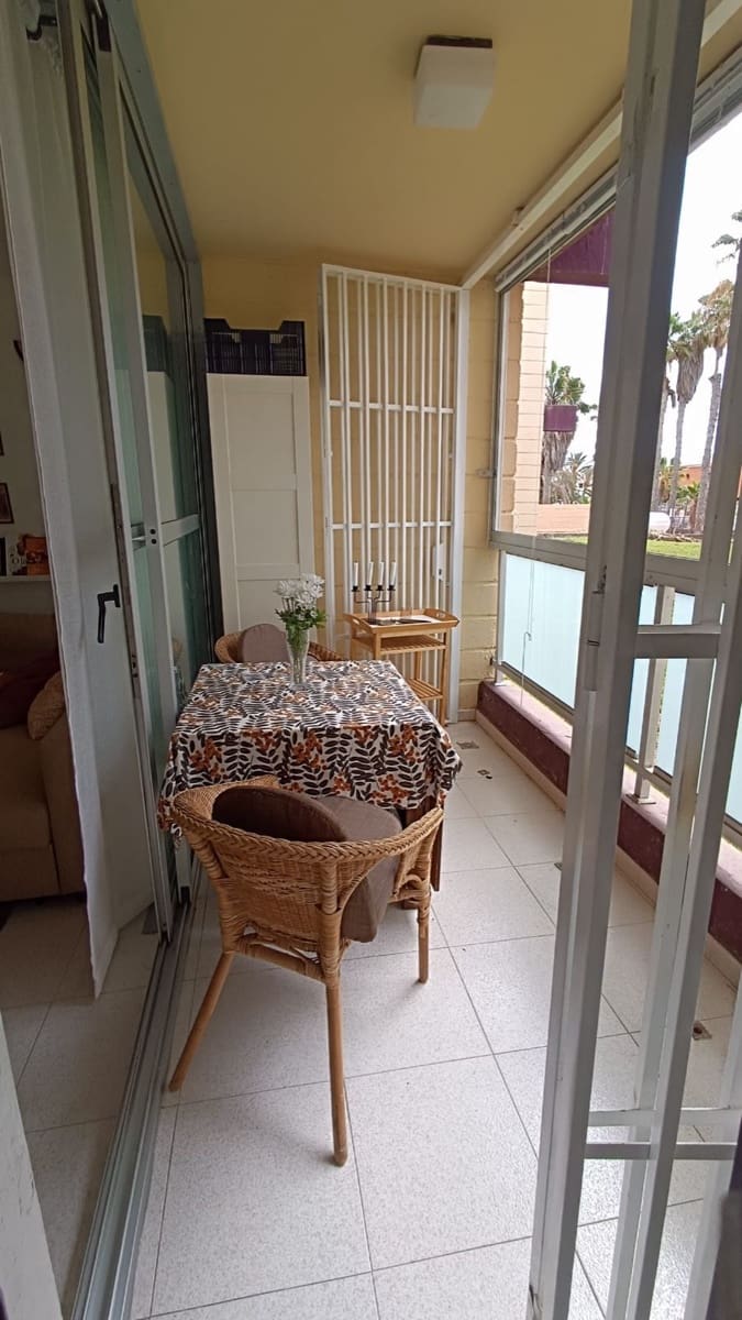 1 bedroom Apartment for rent in Costa del Silencio with pool - € 1,250 (Ref: 9731706)
