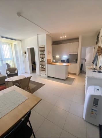 1 makuuhuone Huoneisto vuokrattavana paikassa Costa del Silencio, Arona mukana uima-altaan - 1 050 € (Ref: 9731706)