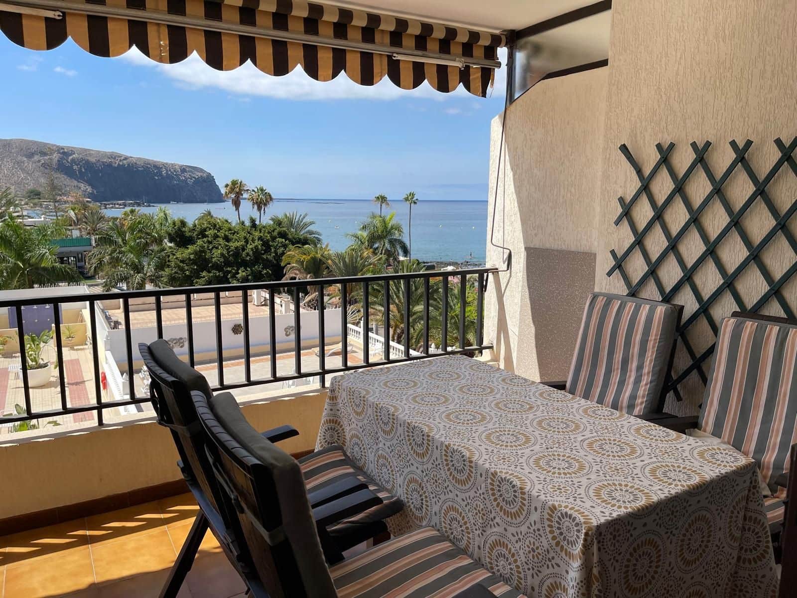 2 sovrum Lägenhet att hyra i Los Cristianos med pool garage - 1 500 € (Ref: 9770322)