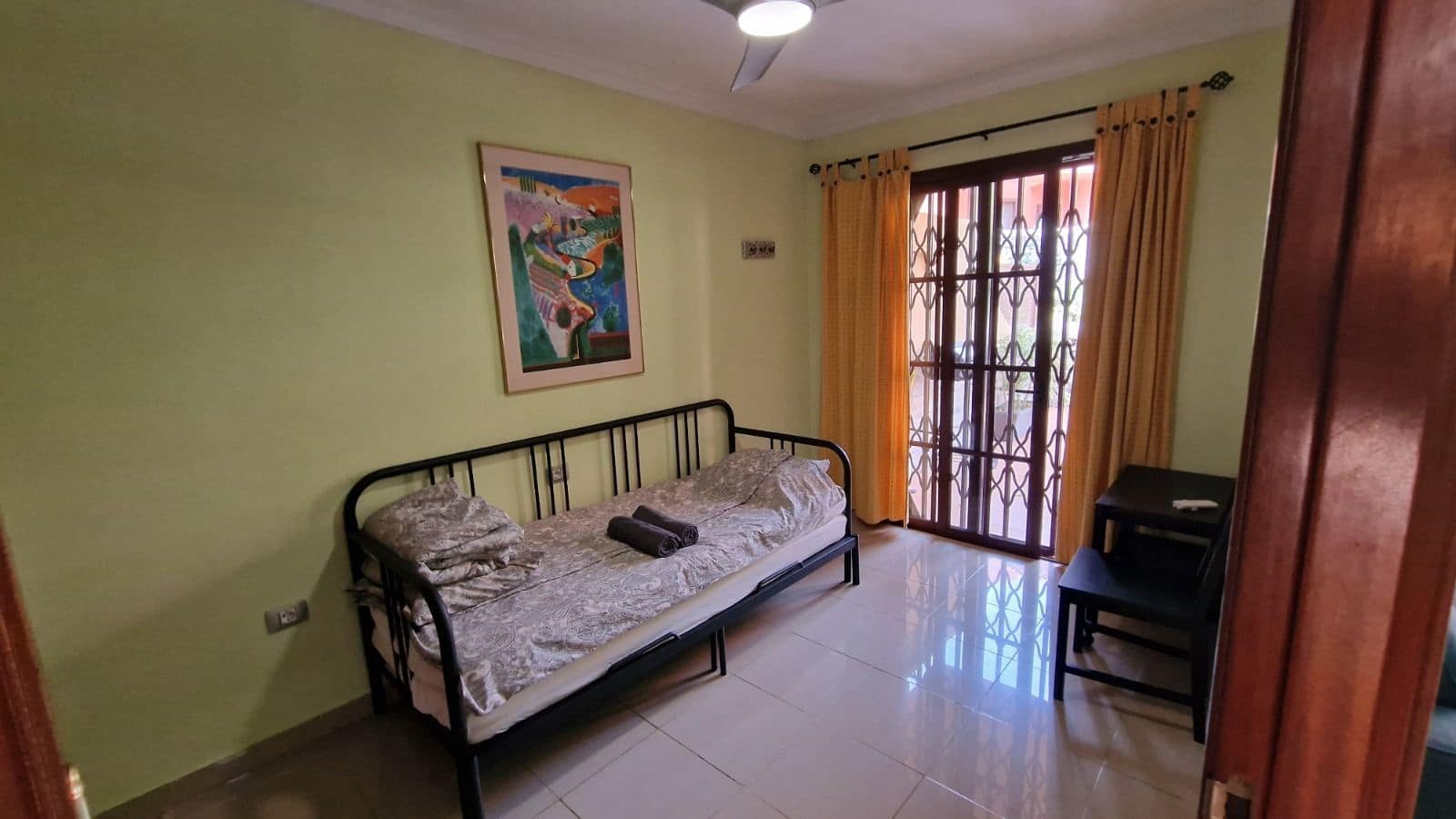 2 slaapkamer Appartement te koop in Costa del Silencio met zwembad garage - € 255.000 (Ref: 9780178)