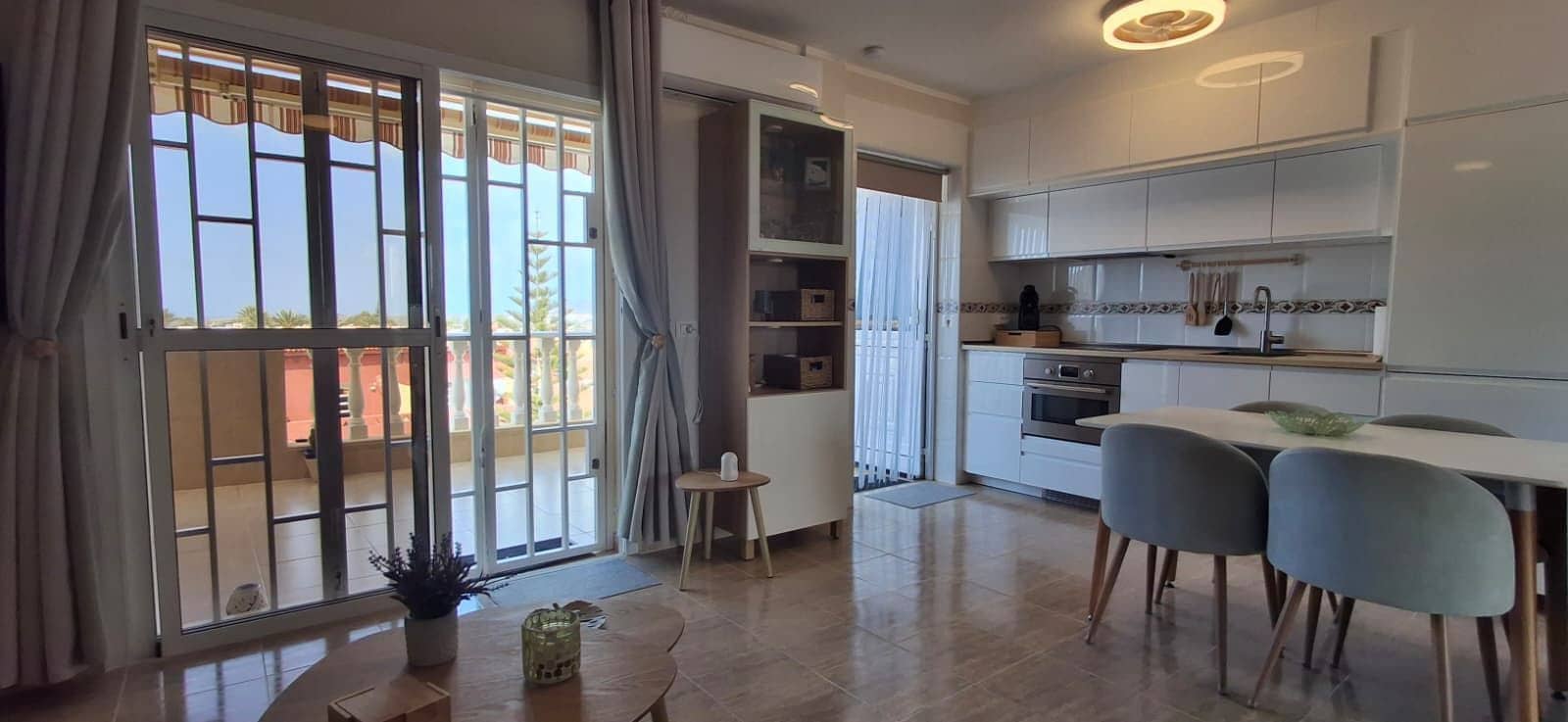 2 soverom Leilighet til salgs i Costa del Silencio med svømmebasseng - € 298 000 (Ref: 9794233)