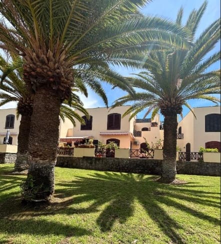 3 bedroom Semi-detached Villa for sale in Costa del Silencio with pool - € 330,000 (Ref: 9845060)