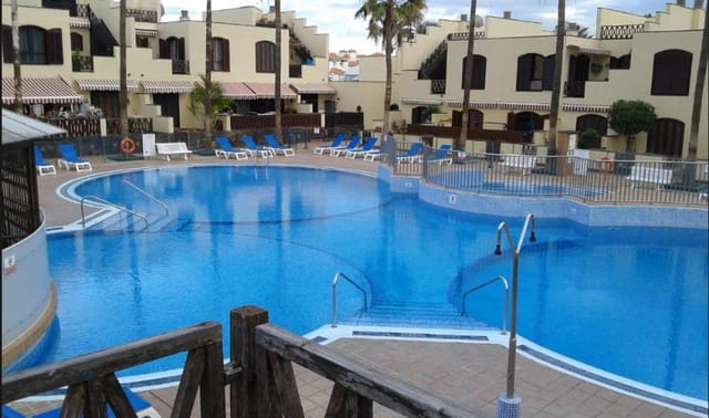 3 slaapkamer Halfvrijstaande villa te koop in Costa del Silencio, Arona met zwembad - € 330.000 (Ref: 9845060)